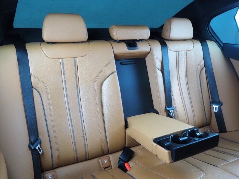 2019 BMW 5 Series 540i *DRIVER ASSIST PLUS PKG, HEADS-UP DISPLAY, NAVIGATION, ADAPTIVE CRUISE, SAFETY ALERTS, 360 VIEW CAMERAS, MOONROOF, DAKOTA LEATHER, HEATED/MULTI-CONTOUR SEATS, COMFORT ACCESS, WIRELESS CHARGING, APPLE CARPLAY Round Rock TX