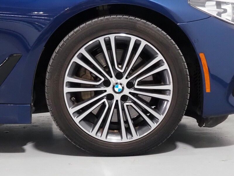 2019 BMW 5 Series 540i *DRIVER ASSIST PLUS PKG, HEADS-UP DISPLAY, NAVIGATION, ADAPTIVE CRUISE, SAFETY ALERTS, 360 VIEW CAMERAS, MOONROOF, DAKOTA LEATHER, HEATED/MULTI-CONTOUR SEATS, COMFORT ACCESS, WIRELESS CHARGING, APPLE CARPLAY Round Rock TX
