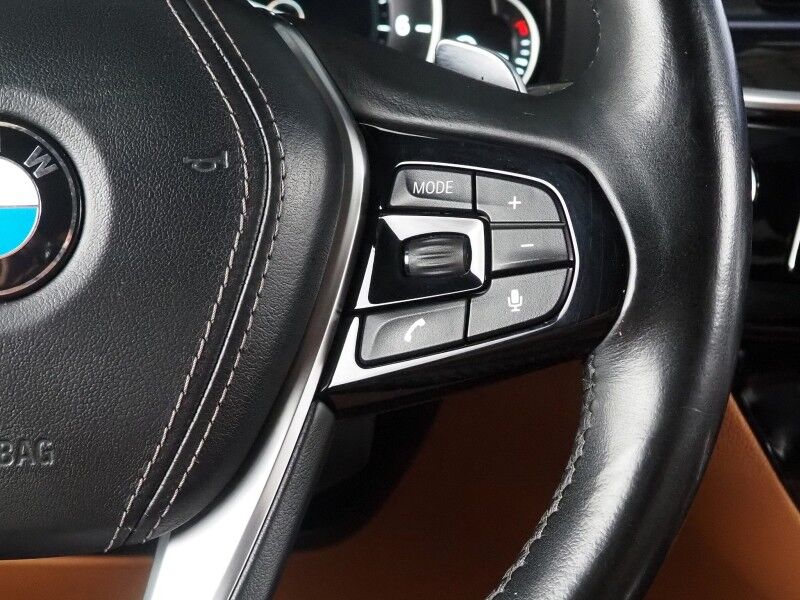 2019 BMW 5 Series 540i *DRIVER ASSIST PLUS PKG, HEADS-UP DISPLAY, NAVIGATION, ADAPTIVE CRUISE, SAFETY ALERTS, 360 VIEW CAMERAS, MOONROOF, DAKOTA LEATHER, HEATED/MULTI-CONTOUR SEATS, COMFORT ACCESS, WIRELESS CHARGING, APPLE CARPLAY Round Rock TX