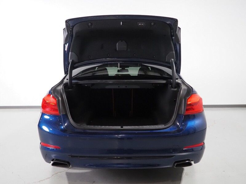 2019 BMW 5 Series 540i *DRIVER ASSIST PLUS PKG, HEADS-UP DISPLAY, NAVIGATION, ADAPTIVE CRUISE, SAFETY ALERTS, 360 VIEW CAMERAS, MOONROOF, DAKOTA LEATHER, HEATED/MULTI-CONTOUR SEATS, COMFORT ACCESS, WIRELESS CHARGING, APPLE CARPLAY Round Rock TX