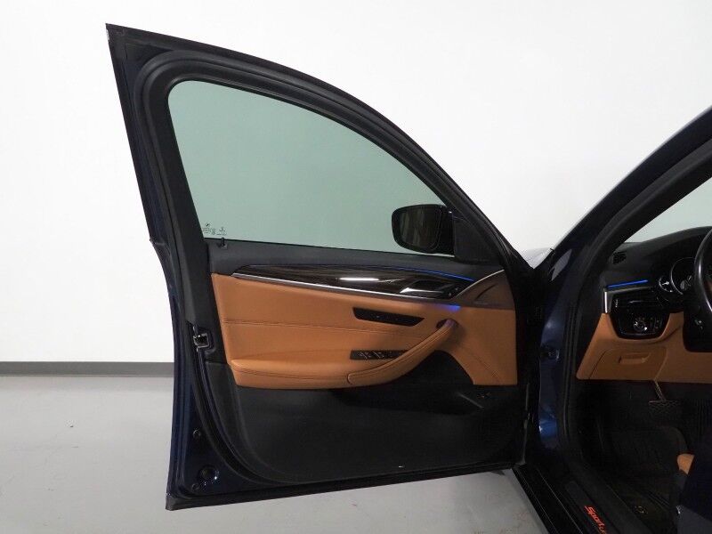 2019 BMW 5 Series 540i *DRIVER ASSIST PLUS PKG, HEADS-UP DISPLAY, NAVIGATION, ADAPTIVE CRUISE, SAFETY ALERTS, 360 VIEW CAMERAS, MOONROOF, DAKOTA LEATHER, HEATED/MULTI-CONTOUR SEATS, COMFORT ACCESS, WIRELESS CHARGING, APPLE CARPLAY Round Rock TX