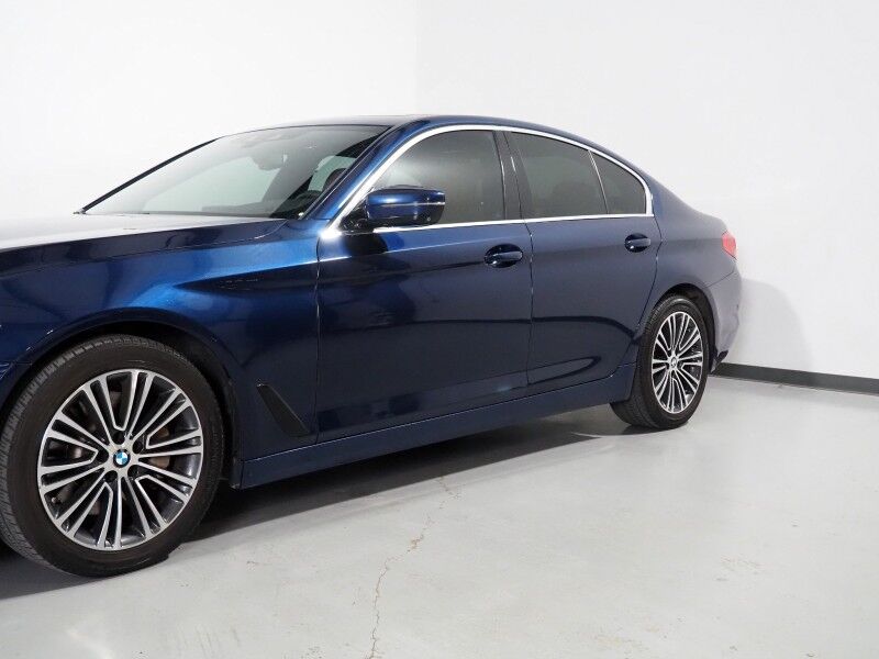 2019 BMW 5 Series 540i *DRIVER ASSIST PLUS PKG, HEADS-UP DISPLAY, NAVIGATION, ADAPTIVE CRUISE, SAFETY ALERTS, 360 VIEW CAMERAS, MOONROOF, DAKOTA LEATHER, HEATED/MULTI-CONTOUR SEATS, COMFORT ACCESS, WIRELESS CHARGING, APPLE CARPLAY Round Rock TX