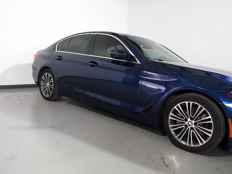 2019 BMW 5 Series 540i *DRIVER ASSIST PLUS PKG, HEADS-UP DISPLAY, NAVIGATION, ADAPTIVE CRUISE, SAFETY ALERTS, 360 VIEW CAMERAS, MOONROOF, DAKOTA LEATHER, HEATED/MULTI-CONTOUR SEATS, COMFORT ACCESS, WIRELESS CHARGING, APPLE CARPLAY Round Rock TX