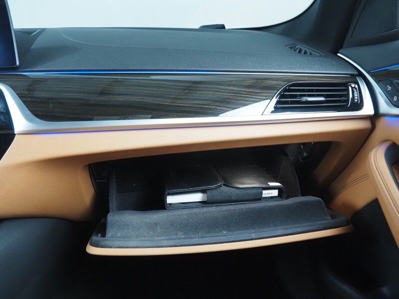 2019 BMW 5 Series 540i *DRIVER ASSIST PLUS PKG, HEADS-UP DISPLAY, NAVIGATION, ADAPTIVE CRUISE, SAFETY ALERTS, 360 VIEW CAMERAS, MOONROOF, DAKOTA LEATHER, HEATED/MULTI-CONTOUR SEATS, COMFORT ACCESS, WIRELESS CHARGING, APPLE CARPLAY Round Rock TX