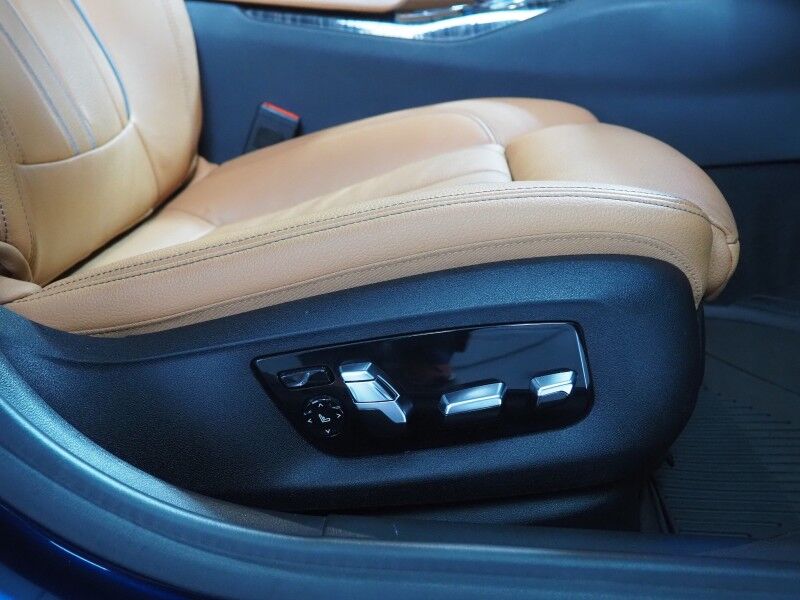 2019 BMW 5 Series 540i *DRIVER ASSIST PLUS PKG, HEADS-UP DISPLAY, NAVIGATION, ADAPTIVE CRUISE, SAFETY ALERTS, 360 VIEW CAMERAS, MOONROOF, DAKOTA LEATHER, HEATED/MULTI-CONTOUR SEATS, COMFORT ACCESS, WIRELESS CHARGING, APPLE CARPLAY Round Rock TX