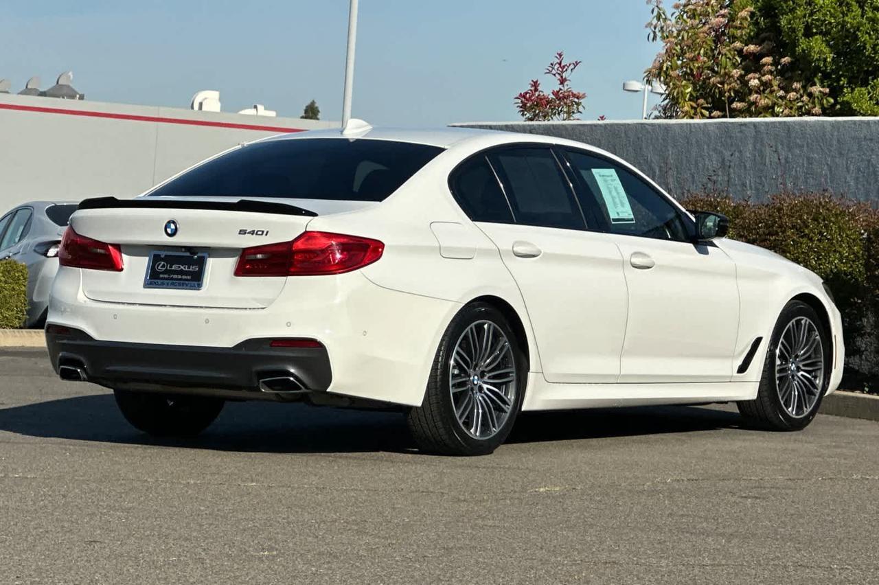2019 BMW 540i 540i