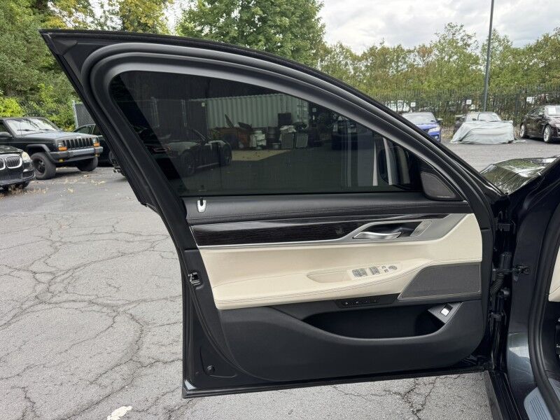 2019 BMW 740i xDrive Willow Grove PA