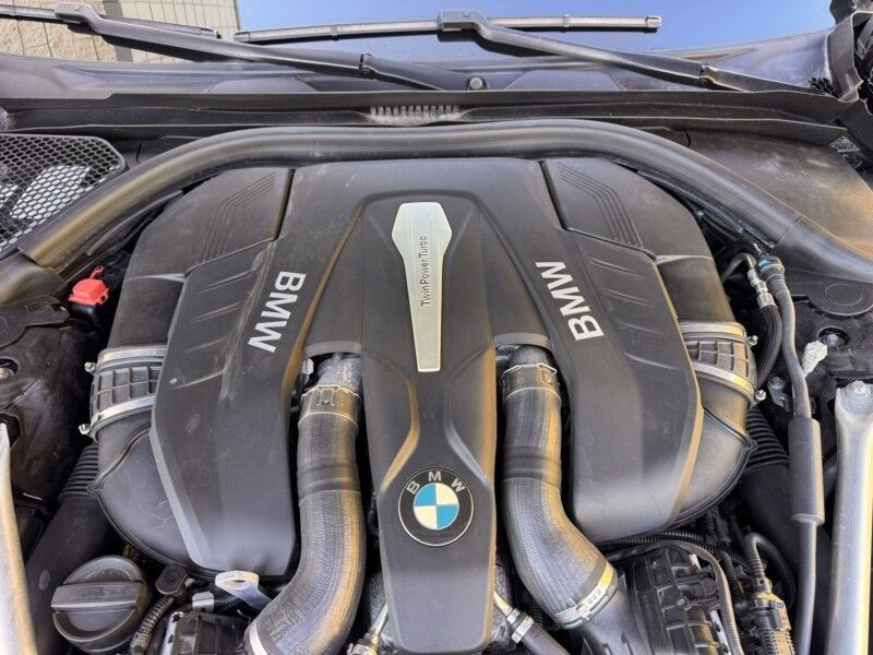 2019 BMW 750i xDrive M Sport