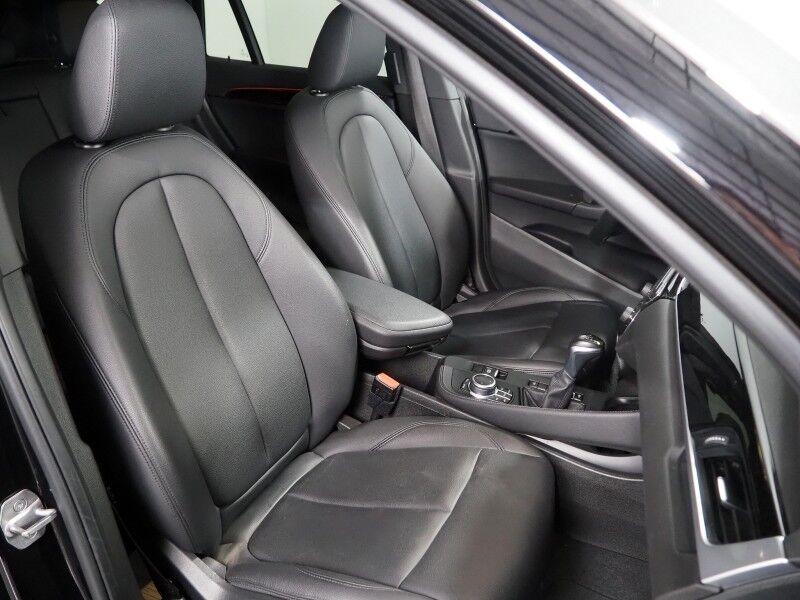 2019 BMW X1 xDrive28i AWD *NAVIGATION, SAFETY ALERTS, BACKUP-CAMERA, PANORAMA MOONROOF, HEATED SEATS/STEERING, COMFORT ACCESS, POWER LIFTGATE, 18 INCH ALLOYS, APPLE CARPLAY