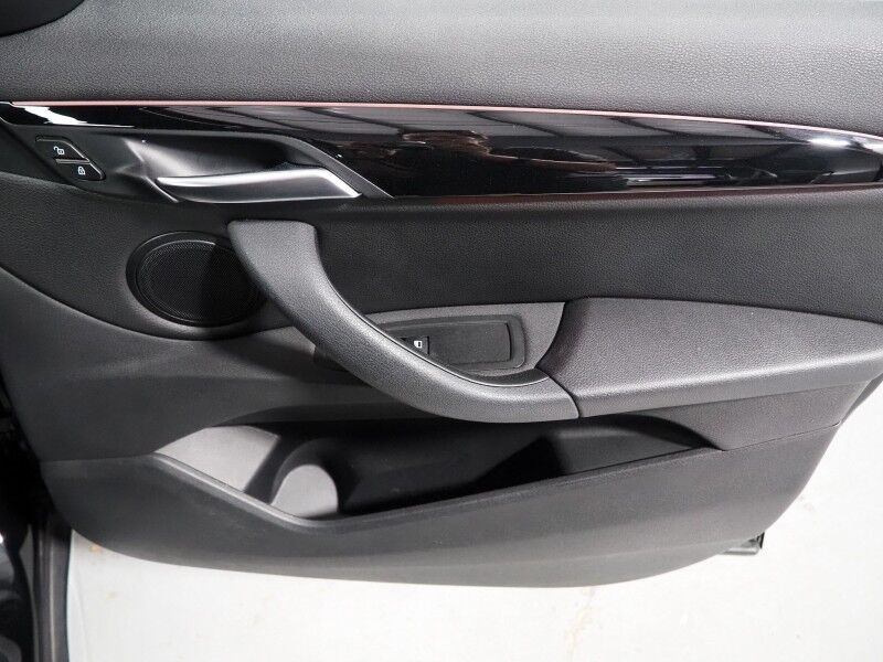 2019 BMW X1 xDrive28i AWD *NAVIGATION, SAFETY ALERTS, BACKUP-CAMERA, PANORAMA MOONROOF, HEATED SEATS/STEERING, COMFORT ACCESS, POWER LIFTGATE, 18 INCH ALLOYS, APPLE CARPLAY Round Rock TX