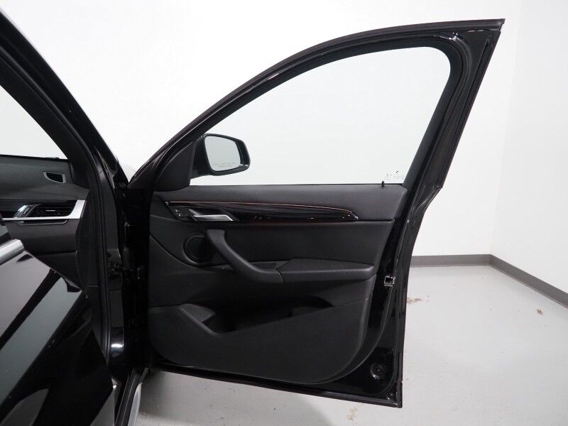 2019 BMW X1 xDrive28i AWD *NAVIGATION, SAFETY ALERTS, BACKUP-CAMERA, PANORAMA MOONROOF, HEATED SEATS/STEERING, COMFORT ACCESS, POWER LIFTGATE, 18 INCH ALLOYS, APPLE CARPLAY Round Rock TX