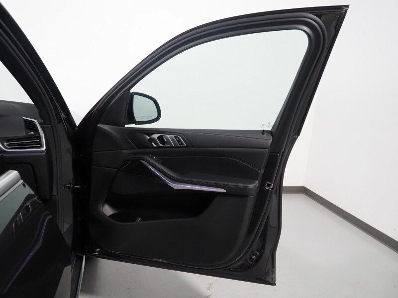 2019 BMW X5 xDrive40i AWD *HEADS-UP DISPLAY, NAVIGATION, SAFETY ALERTS, BACKUP-CAMERA, PANORAMA MOONROOF, LEATHER, HEATED SEATS, COMFORT ACCESS, REMOTE START, 20 INCH WHEELS, WIRELESS CHARGING Round Rock TX