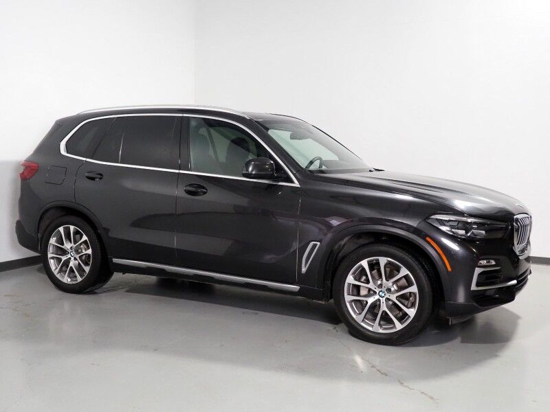 2019 BMW X5 xDrive40i AWD *HEADS-UP DISPLAY, NAVIGATION, SAFETY ALERTS, BACKUP-CAMERA, PANORAMA MOONROOF, LEATHER, HEATED SEATS, COMFORT ACCESS, REMOTE START, 20 INCH WHEELS, WIRELESS CHARGING