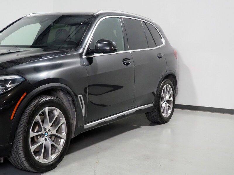 2019 BMW X5 xDrive40i AWD *HEADS-UP DISPLAY, NAVIGATION, SAFETY ALERTS, BACKUP-CAMERA, PANORAMA MOONROOF, LEATHER, HEATED SEATS, COMFORT ACCESS, REMOTE START, 20 INCH WHEELS, WIRELESS CHARGING Round Rock TX