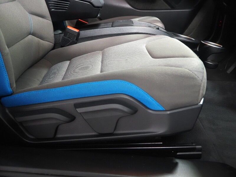 2019 BMW i3 120 Ah Deka World *NAVIGATION, BACKUP-CAMERA, PARK DISTANCE CONTROL, HEATED SEATS, COMFORT ACCESS, 19 INCH WHEELS, BLUETOOTH PHONE & AUDIO, APPLE CARPLAY Round Rock TX