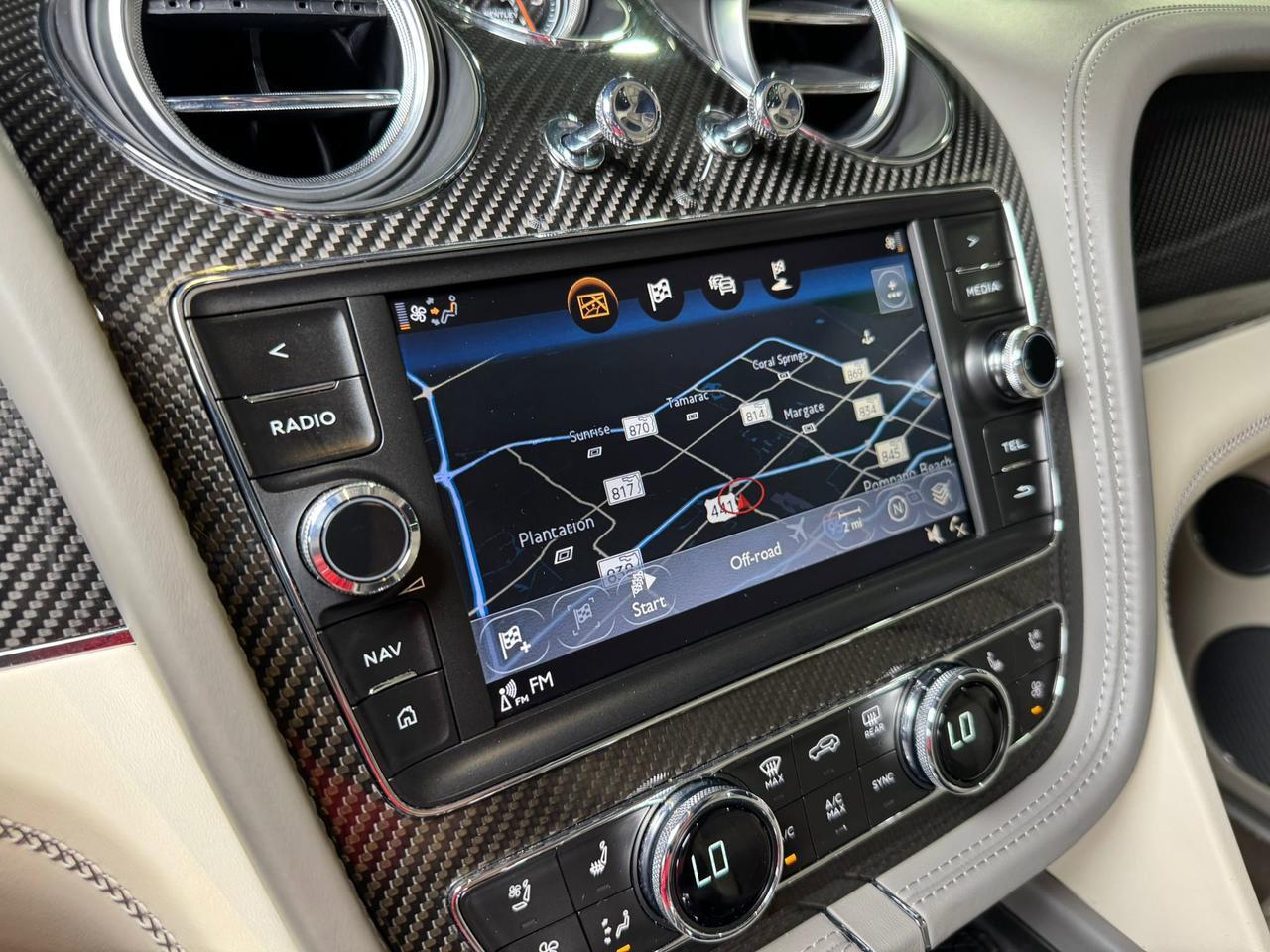 2019 Bentley Bentayga V8 Moonbeam paint, Mulliner spec, interior carbon trim, Naim audio system AND MUCH MORE!! Fort Lauderdale FL