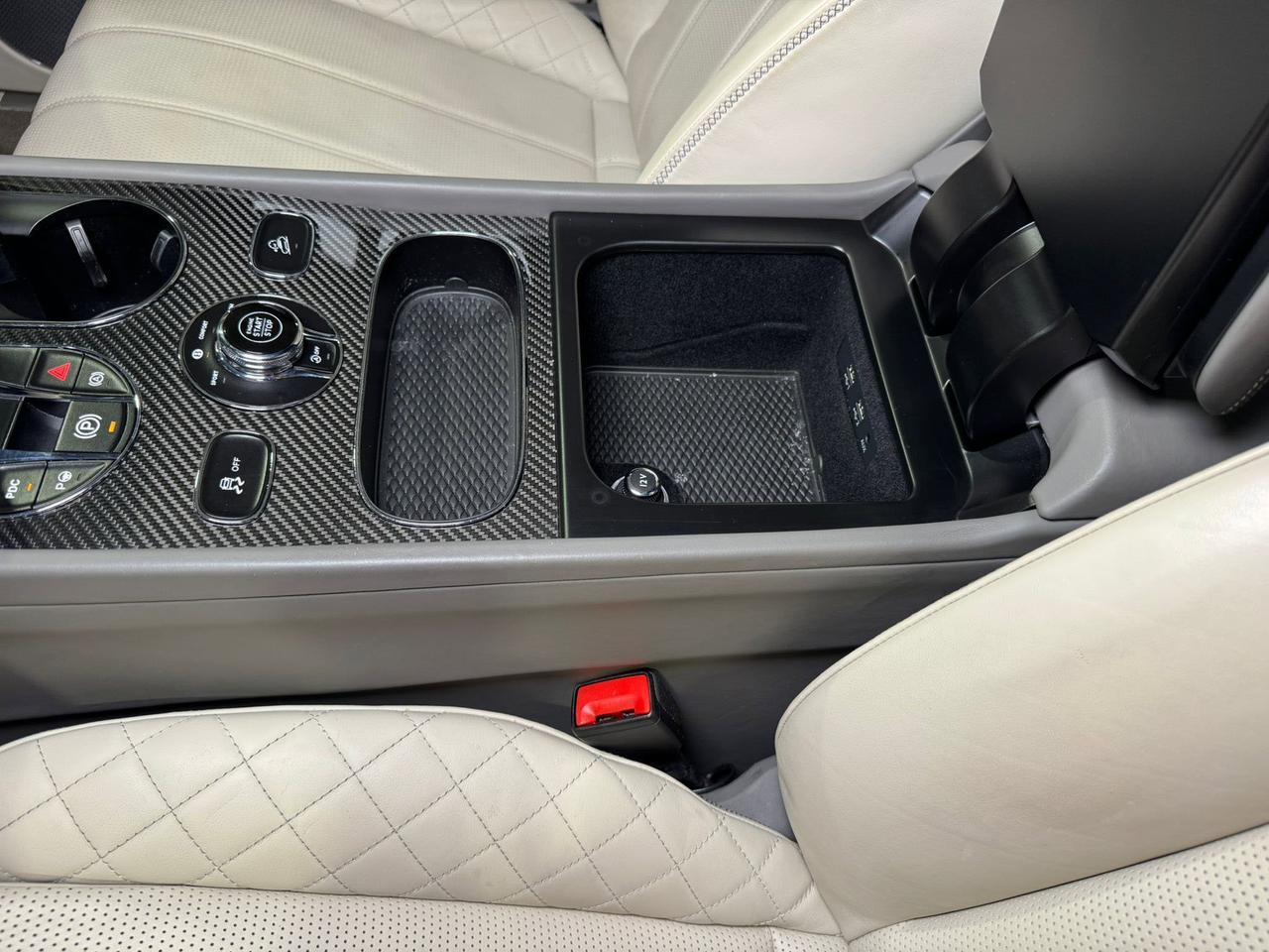 2019 Bentley Bentayga V8 Moonbeam paint, Mulliner spec, interior carbon trim, Naim audio system AND MUCH MORE!! Fort Lauderdale FL