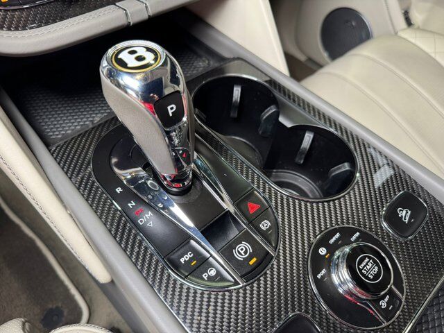 2019 Bentley Bentayga V8 Moonbeam paint, Mulliner spec, interior carbon trim, Naim audio system AND MUCH MORE!! Fort Lauderdale FL