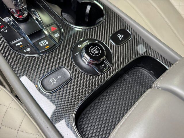 2019 Bentley Bentayga V8 Moonbeam paint, Mulliner spec, interior carbon trim, Naim audio system AND MUCH MORE!! Fort Lauderdale FL