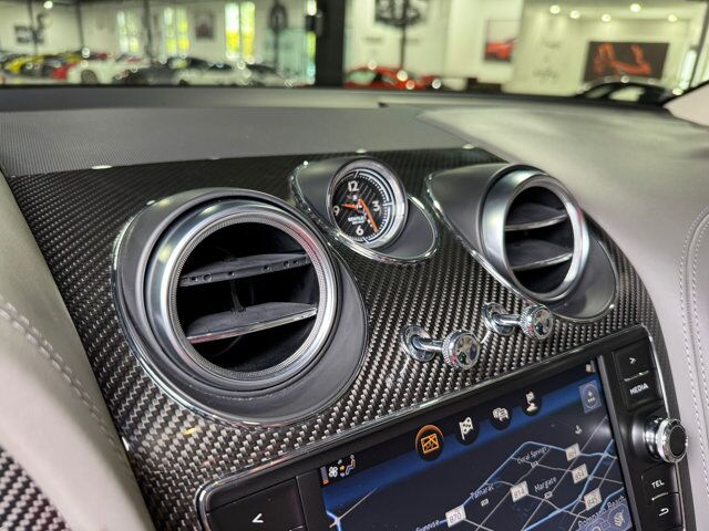 2019 Bentley Bentayga V8 Moonbeam paint, Mulliner spec, interior carbon trim, Naim audio system AND MUCH MORE!! Fort Lauderdale FL