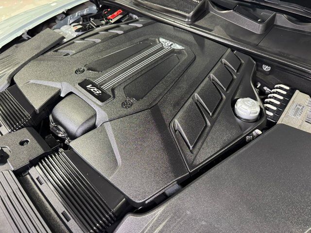 2019 Bentley Bentayga V8 Moonbeam paint, Mulliner spec, interior carbon trim, Naim audio system AND MUCH MORE!! Fort Lauderdale FL