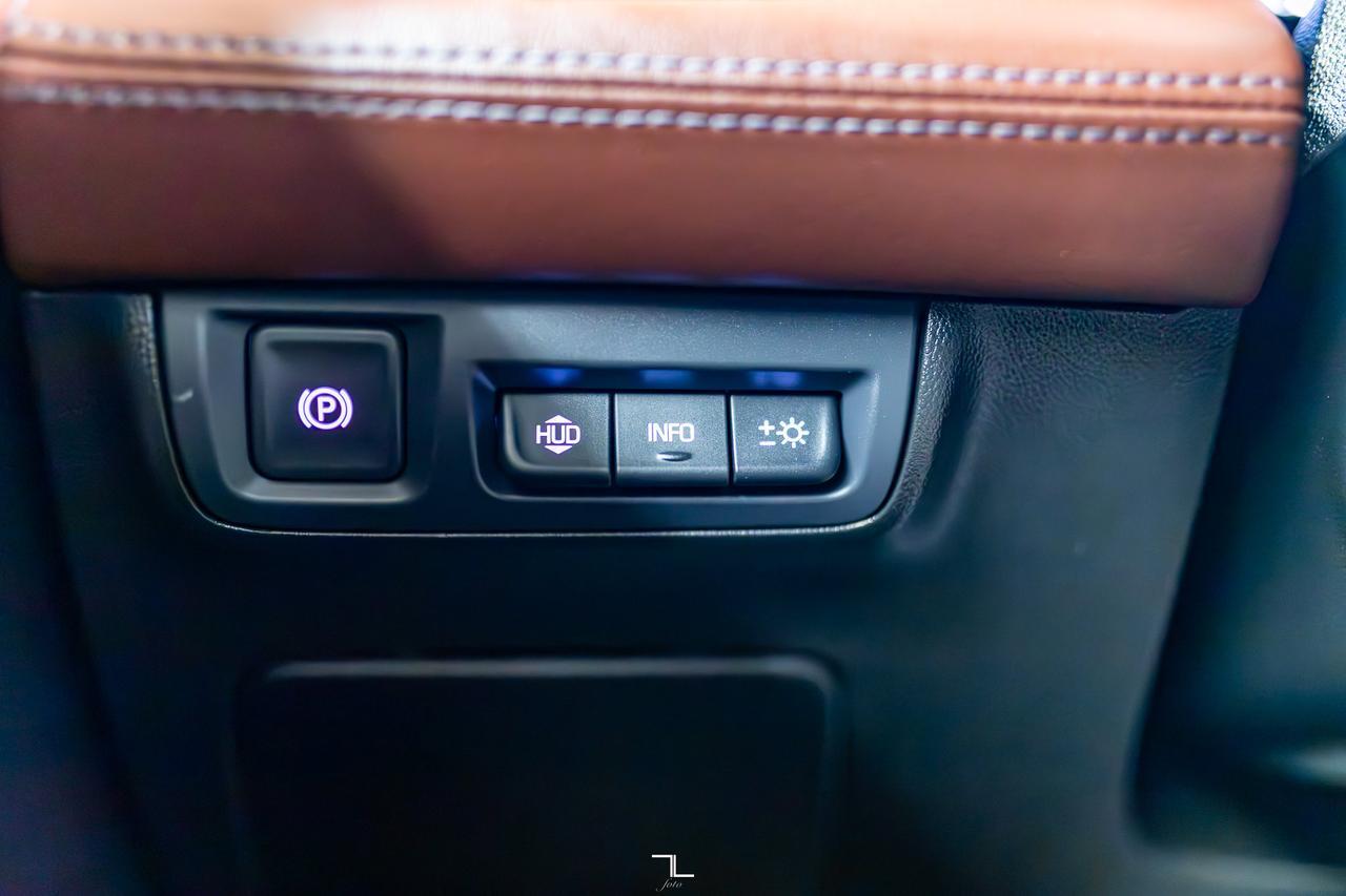 2019 Buick LaCrosse AWD Avenir Leather Roof Nav BCam Red Deer AB