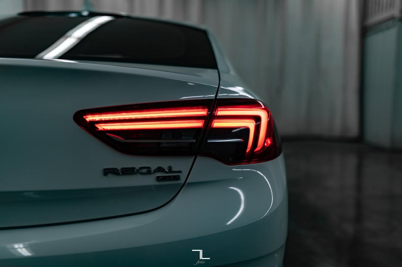 2019 Buick Regal AWD Essence Leather Roof Nav BCam Red Deer AB