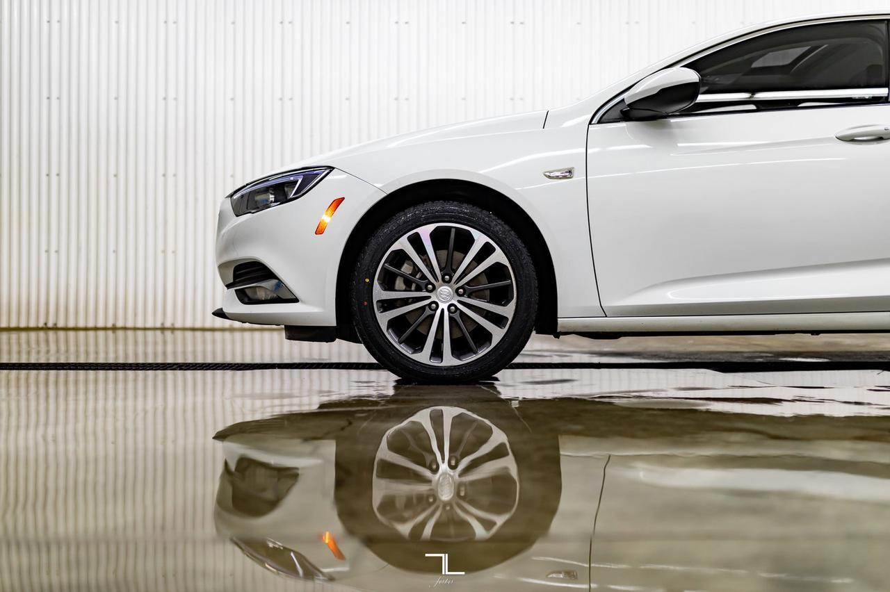 2019 Buick Regal AWD Essence Leather Roof Nav BCam Red Deer AB