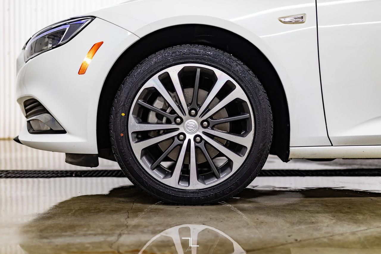 2019 Buick Regal AWD Essence Leather Roof Nav BCam Red Deer AB