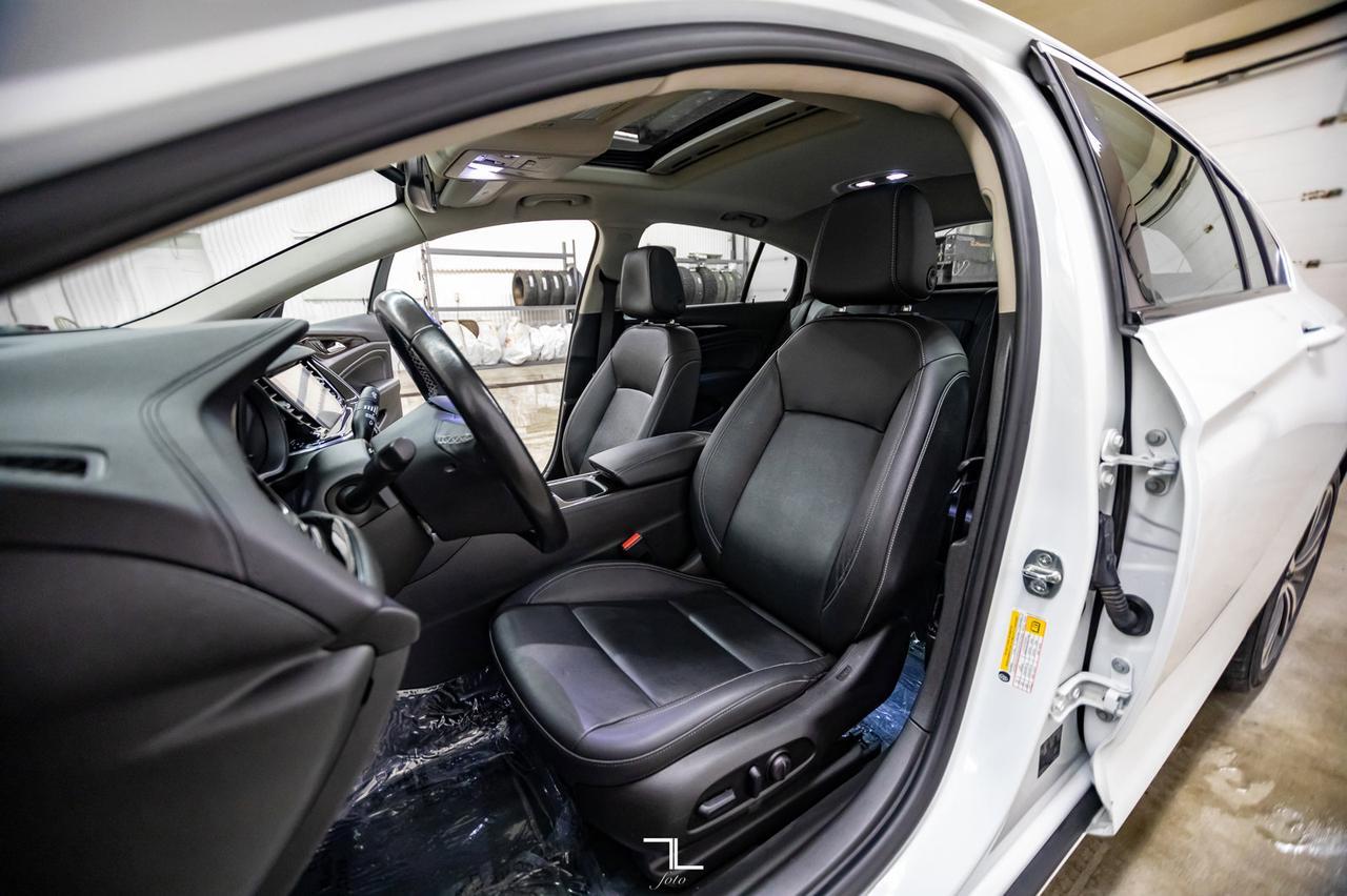 2019 Buick Regal AWD Essence Leather Roof Nav BCam Red Deer AB