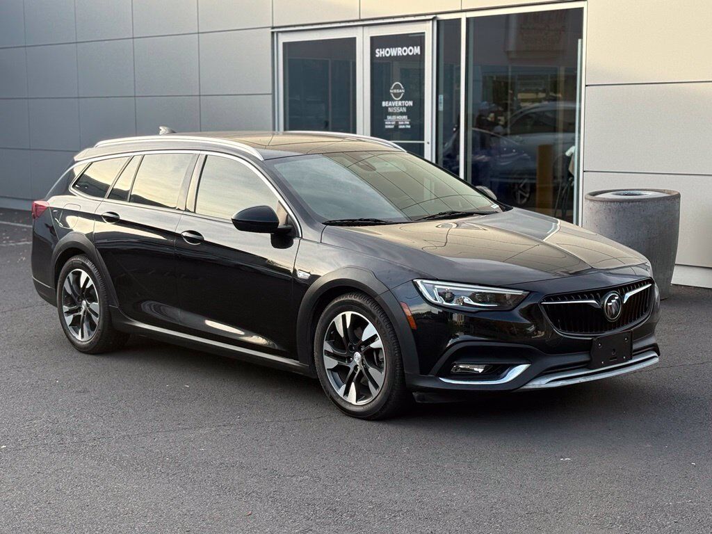 2019 Buick Regal TourX Essence