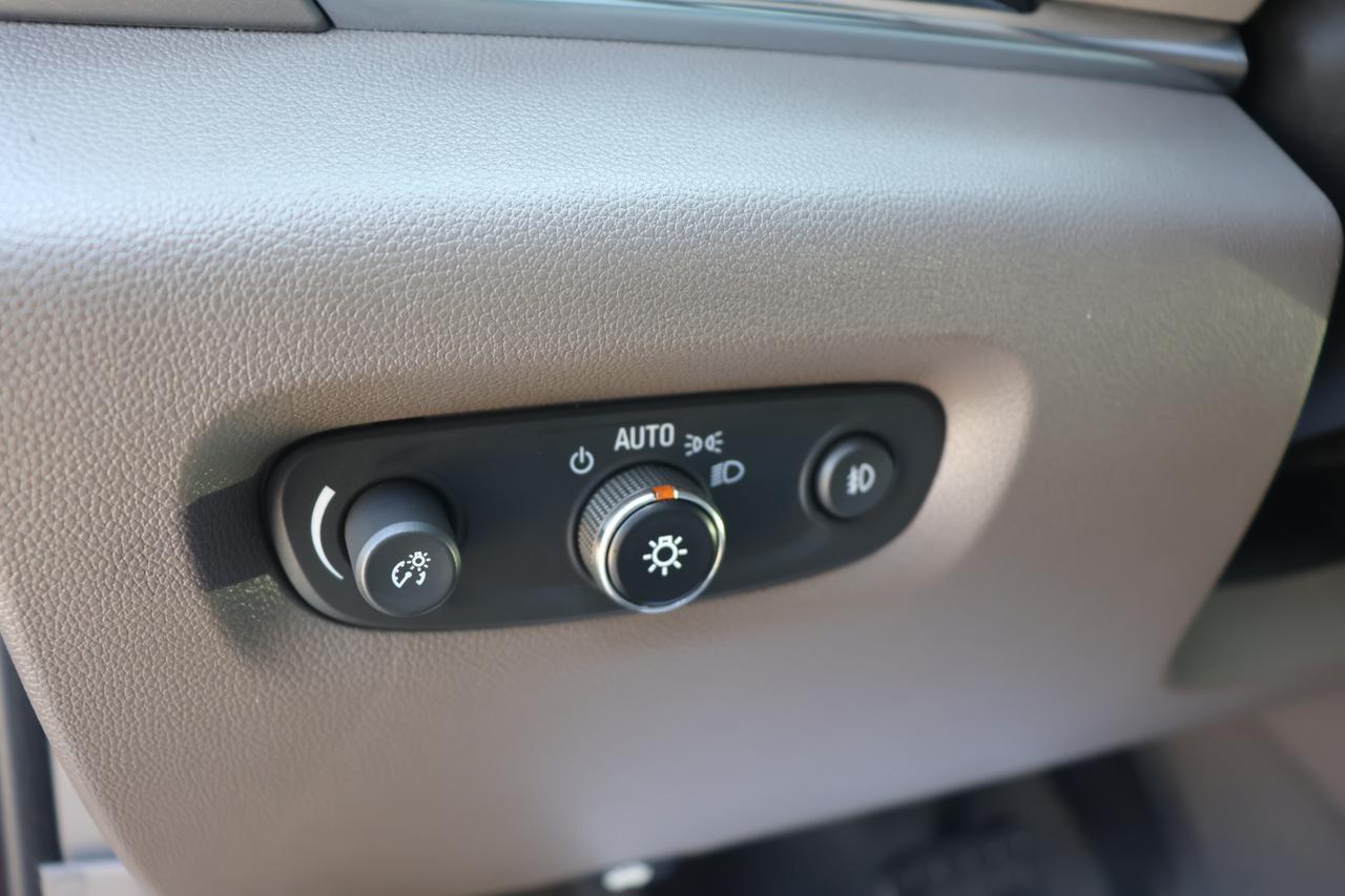 2019 CHEVROLET TRAVERSE LT Houston TX