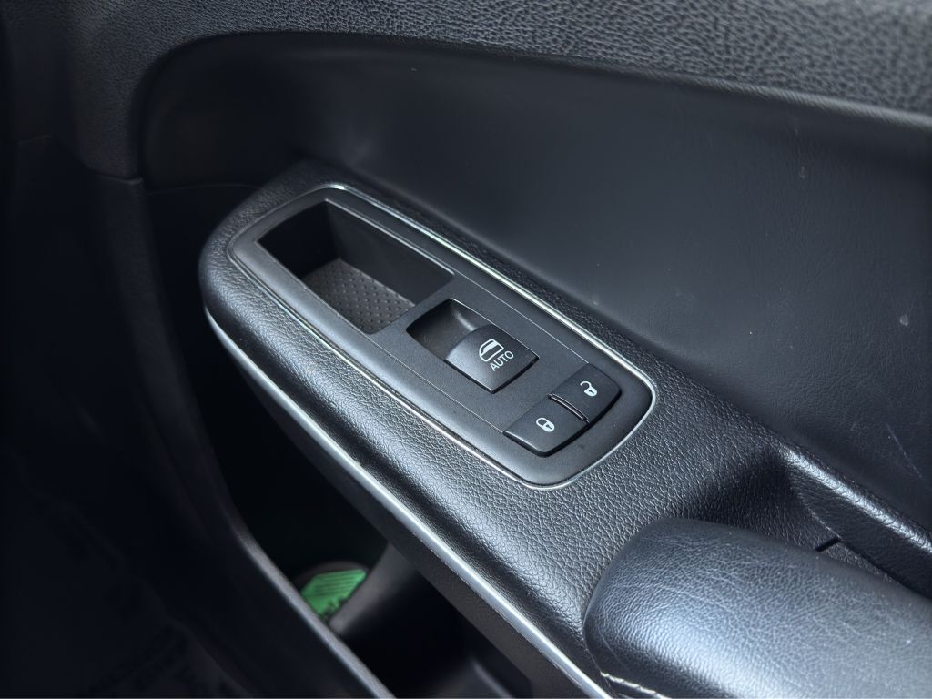 2019 CHRYSLER 300 S Columbus OH