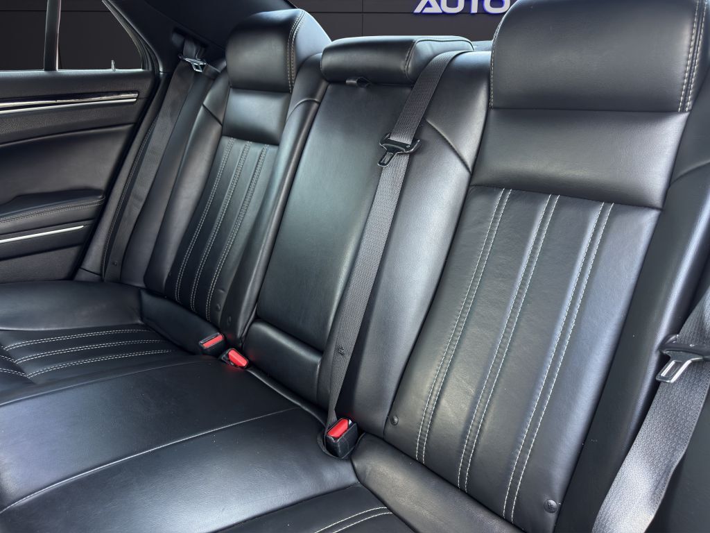 2019 CHRYSLER 300 S Columbus OH