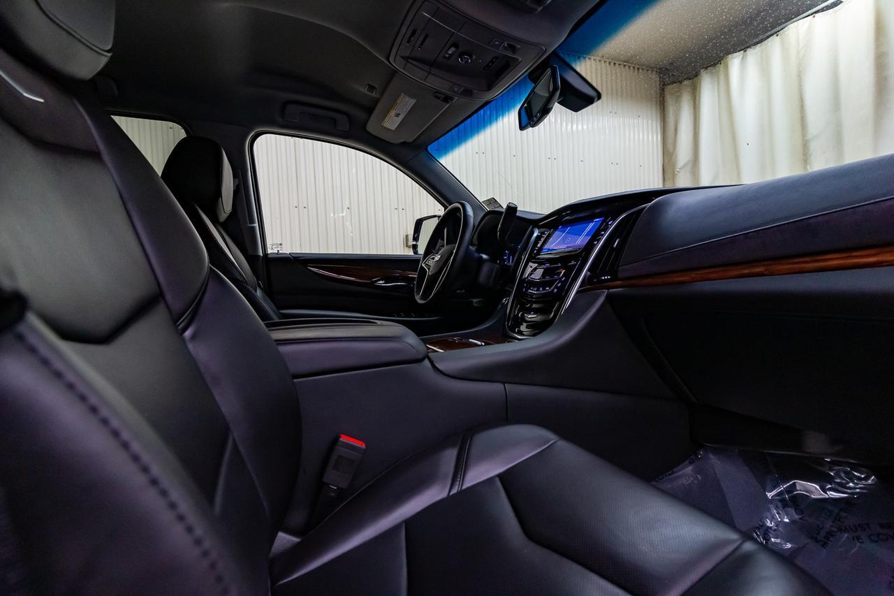 2019 Cadillac Escalade AWD Luxury Leather Nav BCam Red Deer AB