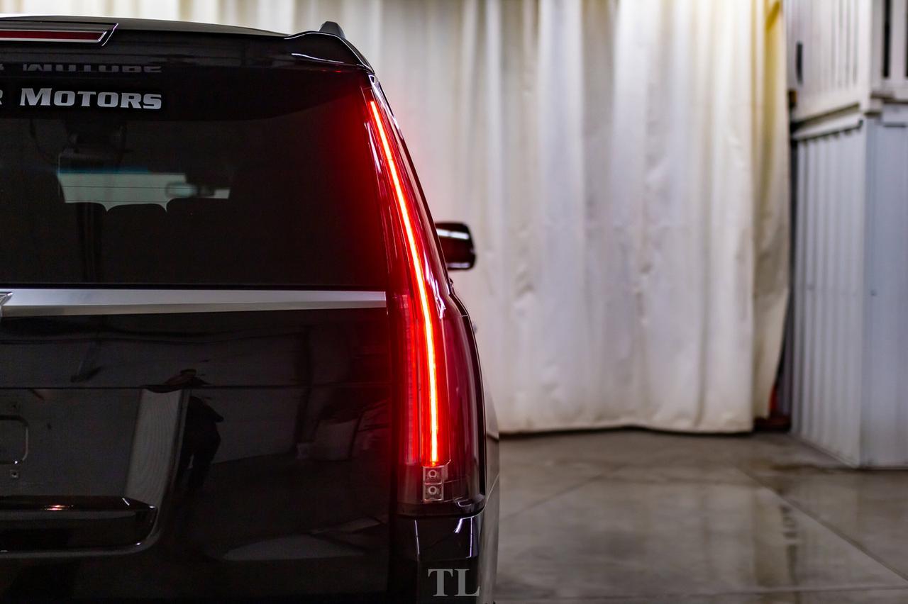 2019 Cadillac Escalade AWD Luxury Leather Roof Nav BCam Red Deer AB