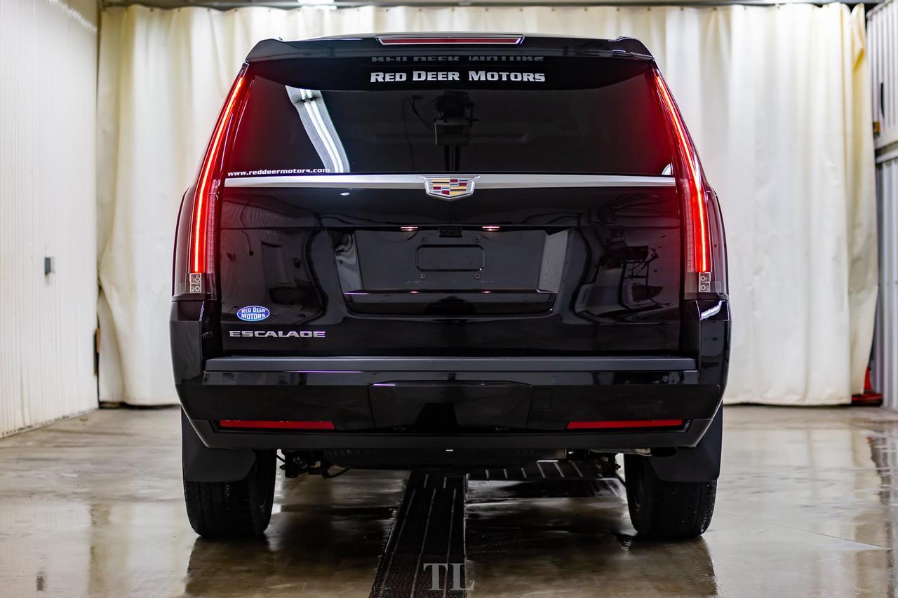 2019 Cadillac Escalade AWD Luxury Leather Roof Nav BCam Red Deer AB