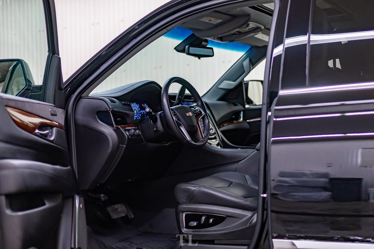 2019 Cadillac Escalade AWD Luxury Leather Roof Nav BCam Red Deer AB