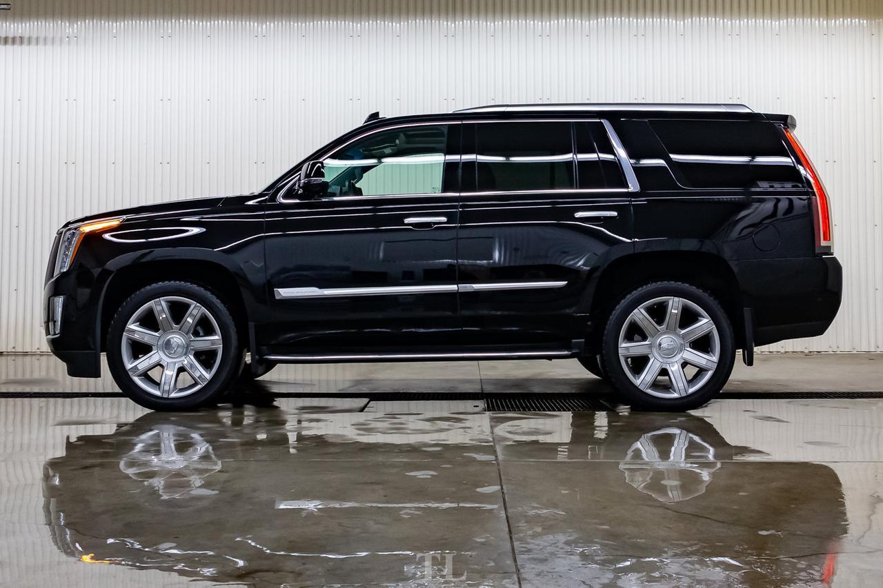 2019 Cadillac Escalade AWD Luxury Leather Roof Nav BCam Red Deer AB