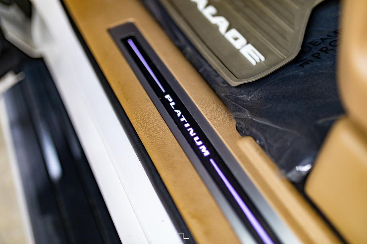 2019 Cadillac Escalade AWD Platinum Leather Roof Nav BCam Red Deer AB