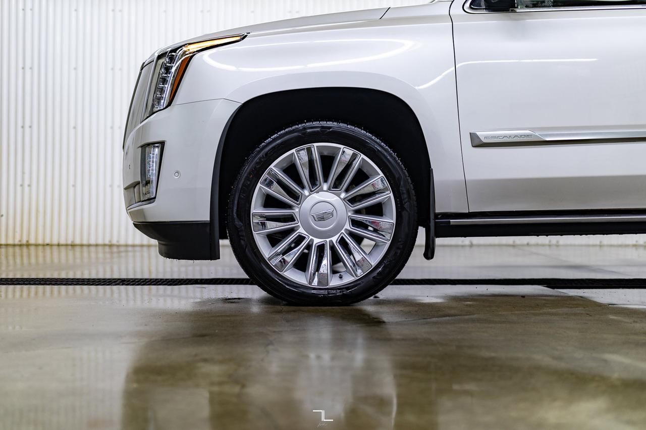 2019 Cadillac Escalade AWD Platinum Leather Roof Nav BCam Red Deer AB
