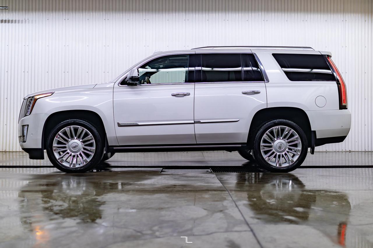 2019 Cadillac Escalade AWD Platinum Leather Roof Nav BCam Red Deer AB