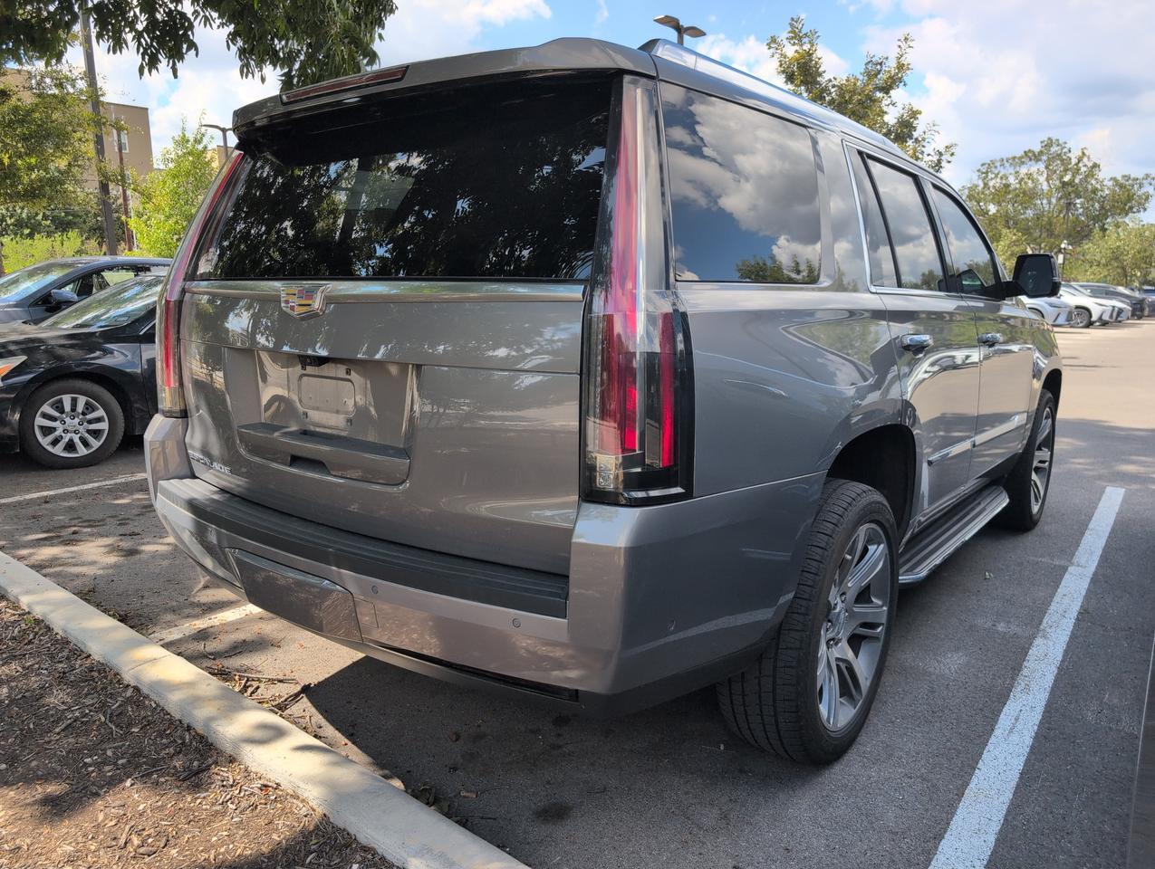 2019 Cadillac Escalade Luxury