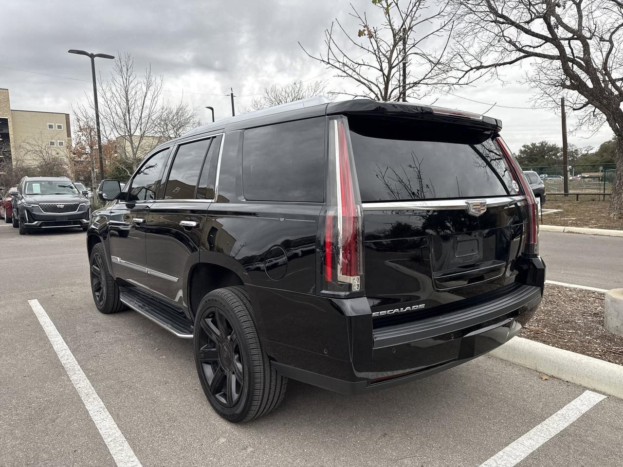 2019 Cadillac Escalade Luxury