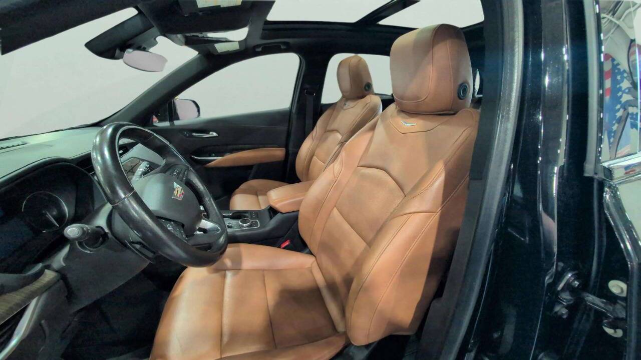 2019 Cadillac XT4 Sport 4x4 4dr Crossover Chesterfield MI
