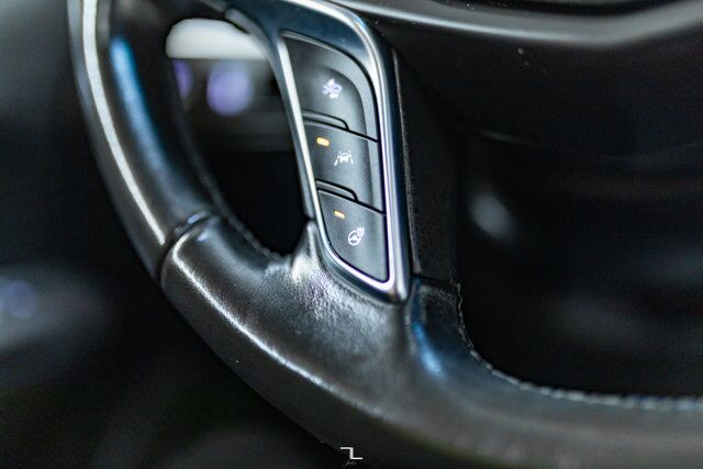 2019 Cadillac XT5 AWD Luxury Leather Roof Nav BCam Red Deer AB