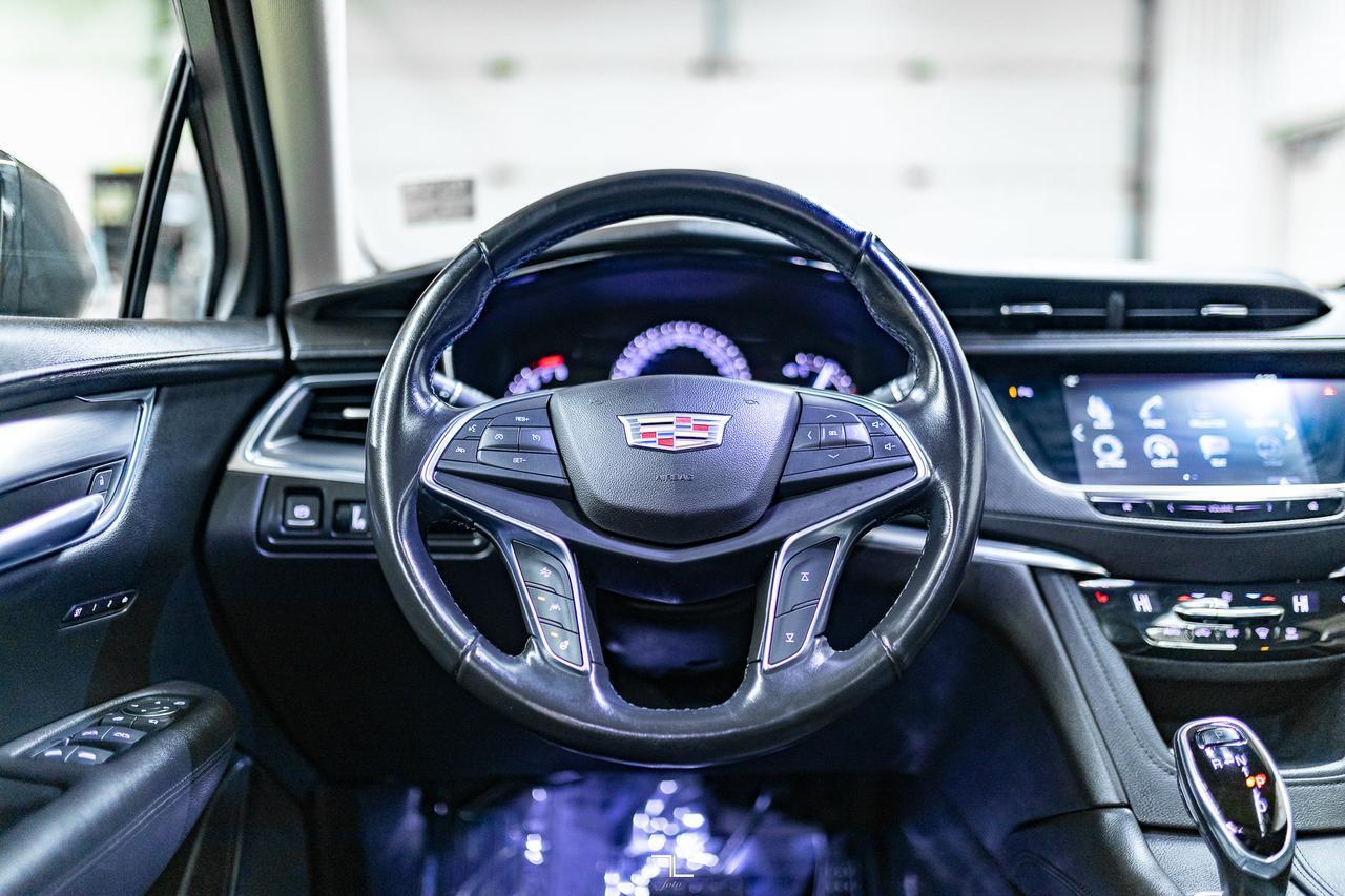 2019 Cadillac XT5 AWD Luxury Leather Roof Nav BCam Red Deer AB