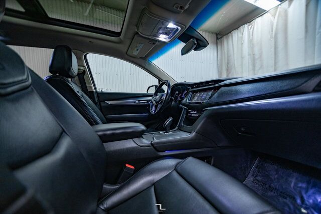 2019 Cadillac XT5 AWD Luxury Leather Roof Nav BCam Red Deer AB