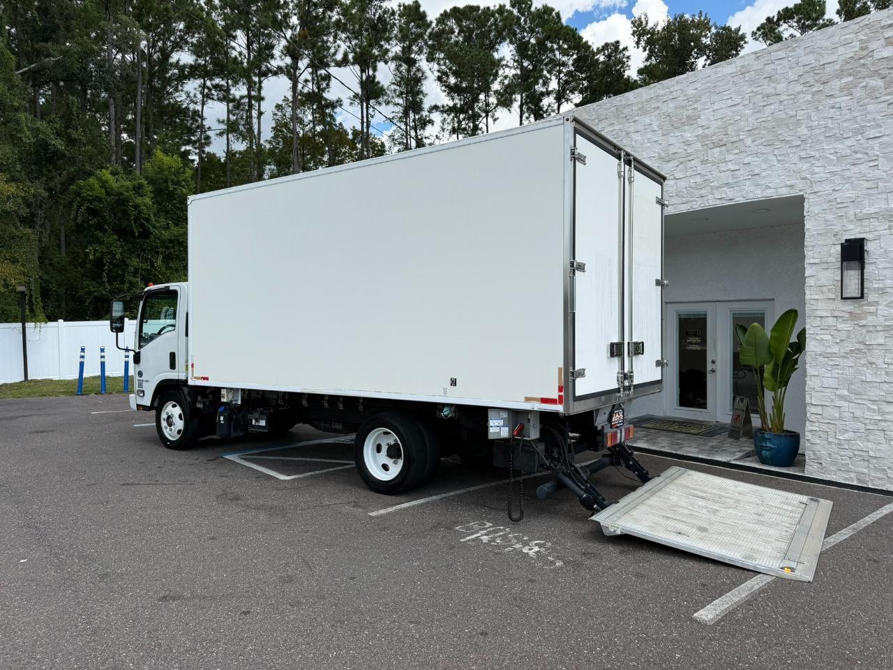 2019 Chevrolet 5500XD LCF Diesel 2WD Reg Cab 150"