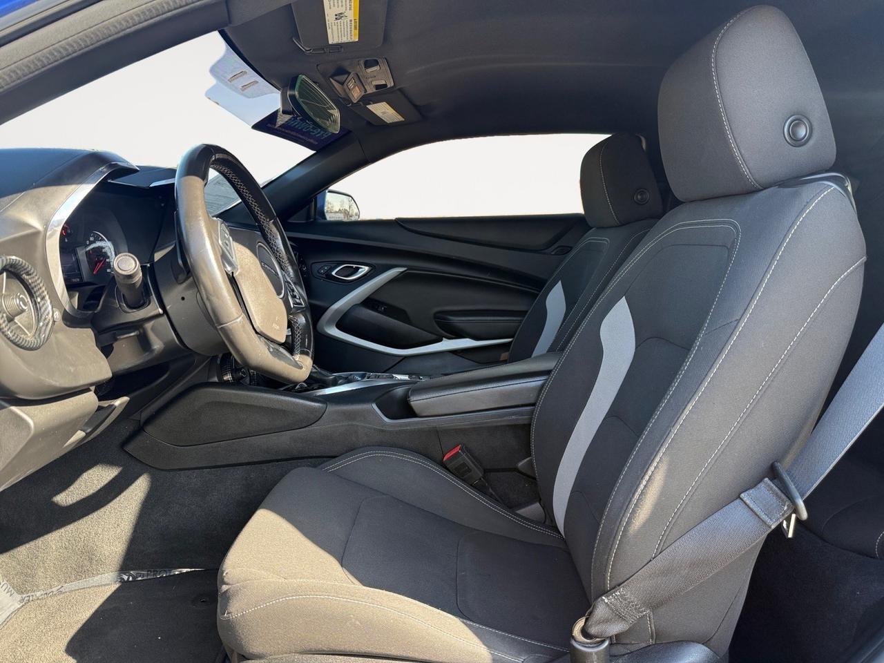 2019 Chevrolet Camaro 1LS, BACKUP CAMERA, BLUETOOTH, POWER MIRRORS, REMOTE START, WIFI APPLE CARPLAY/ANDOID AUTO, COME AND MAKE THIS CHEVROLET CAMARO YOURS TODAY!